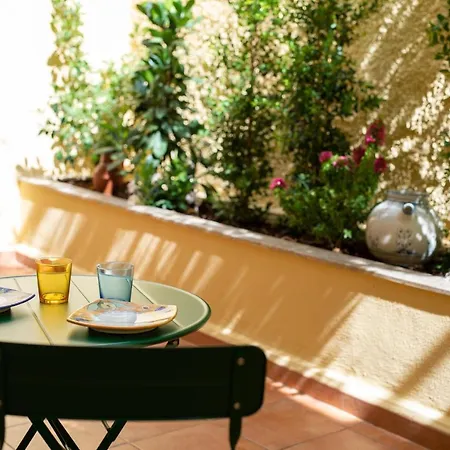 A Casa Di Anna - Charming House With Courtyard Apartment *